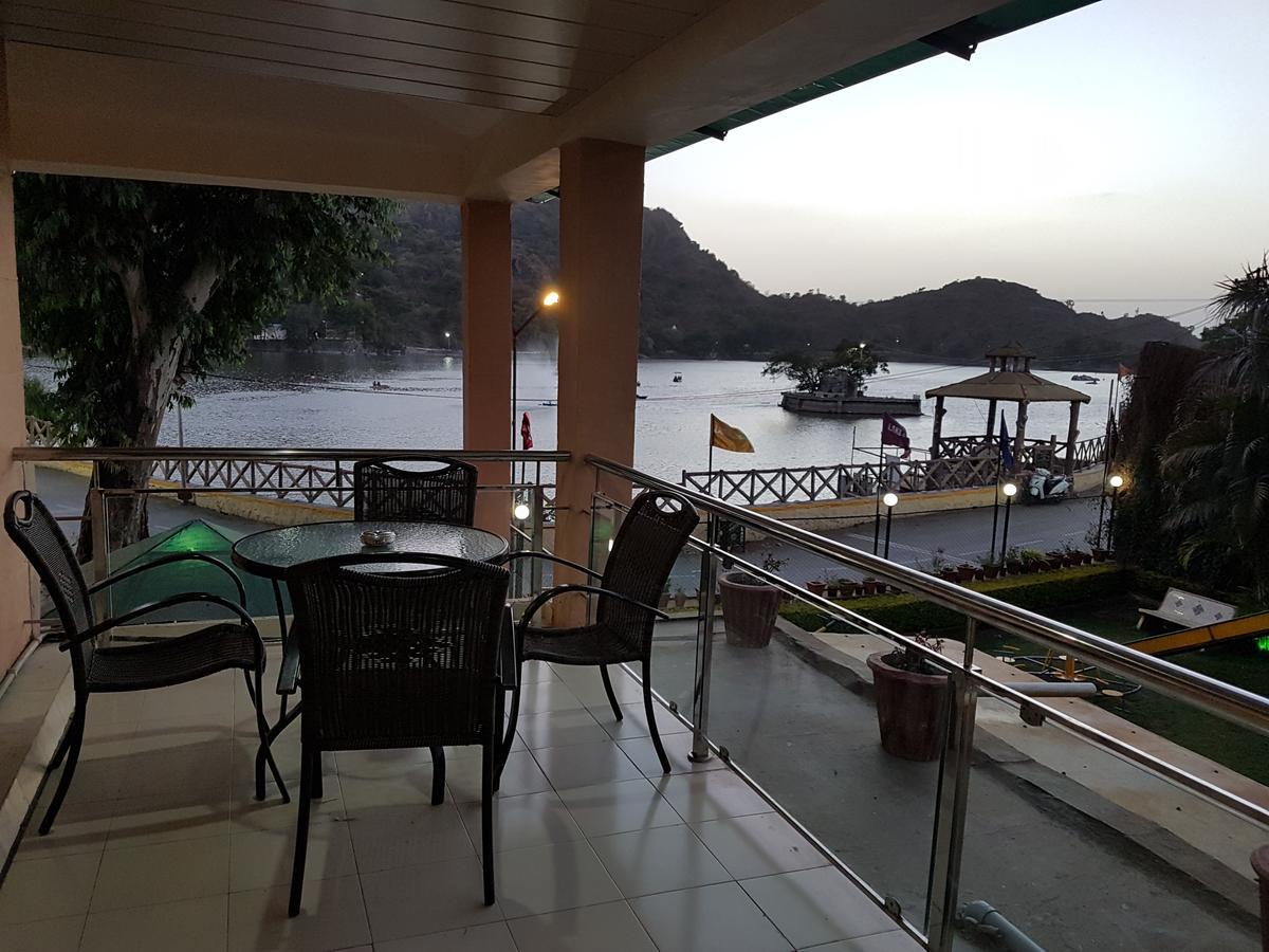 Hotel Lake Palace مونت ابو المظهر الخارجي الصورة